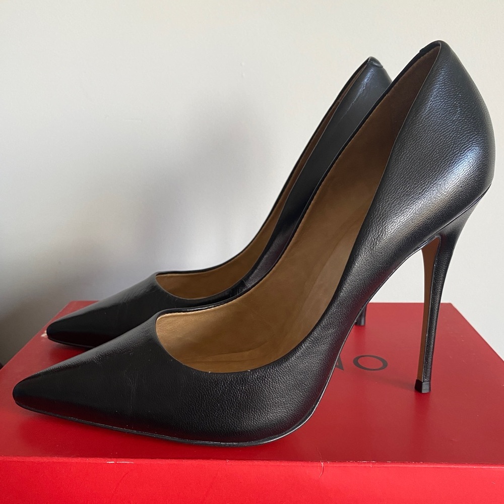 40% OFF CARRANO Black Leather High Heel Pumps US 8